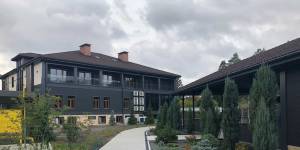 Примеры проектов частных домов, отделанных фасадными панелями Nichiha